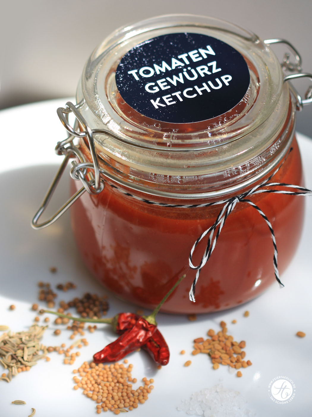 Selbstgemachter Tomaten Gewürz Ketchup – feiertäglich…das schöne Leben