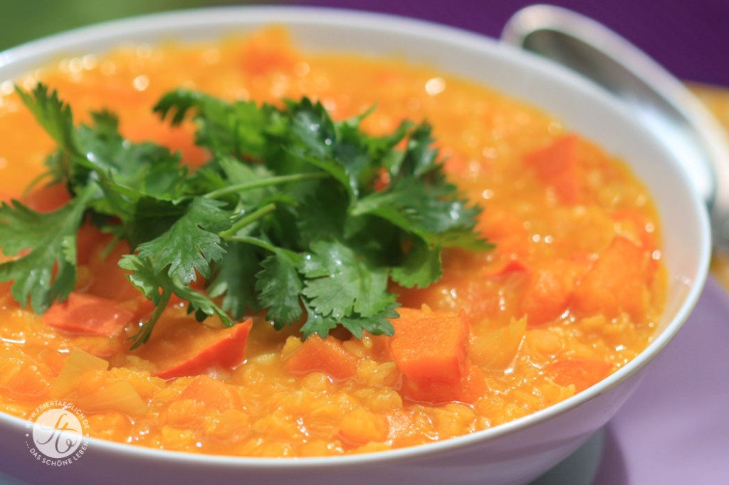 Rote Linsen-Hokkaidokürbis Suppe für die Seele - feiertäglich foodblog