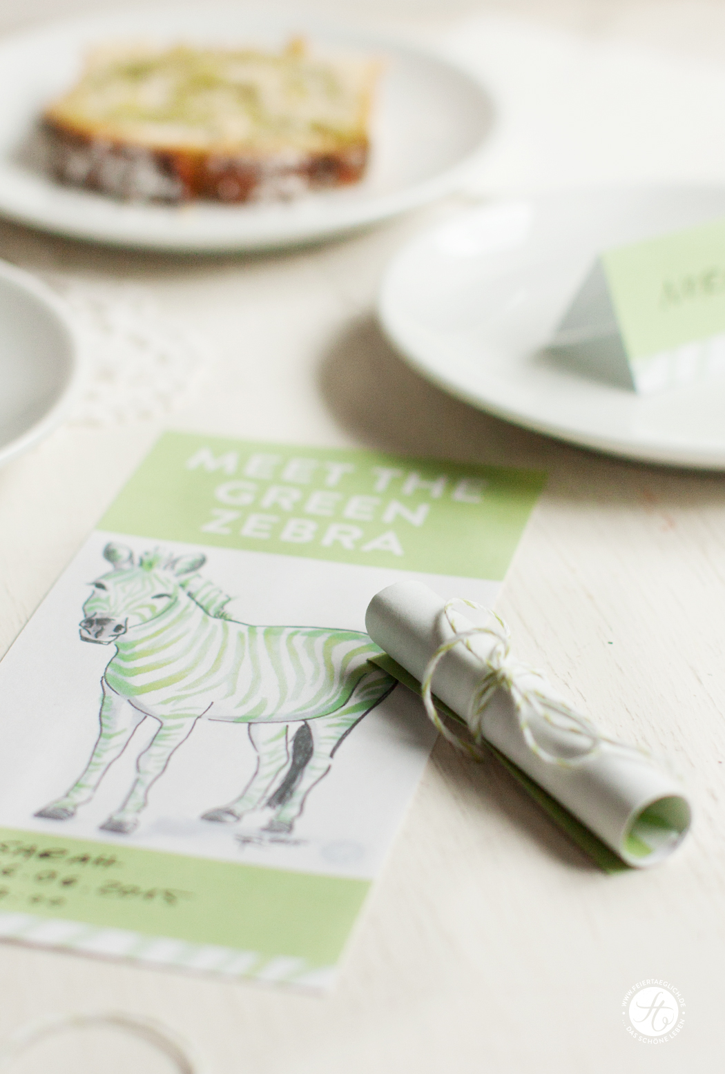 Einladung, Tischkarten, Green-Zebra-Party, Free Printables, Rezept für Kokos-Matcha-Green-Zebra Kuchen, Rührkuchen #meetthegreenzebra #ichbacksmir