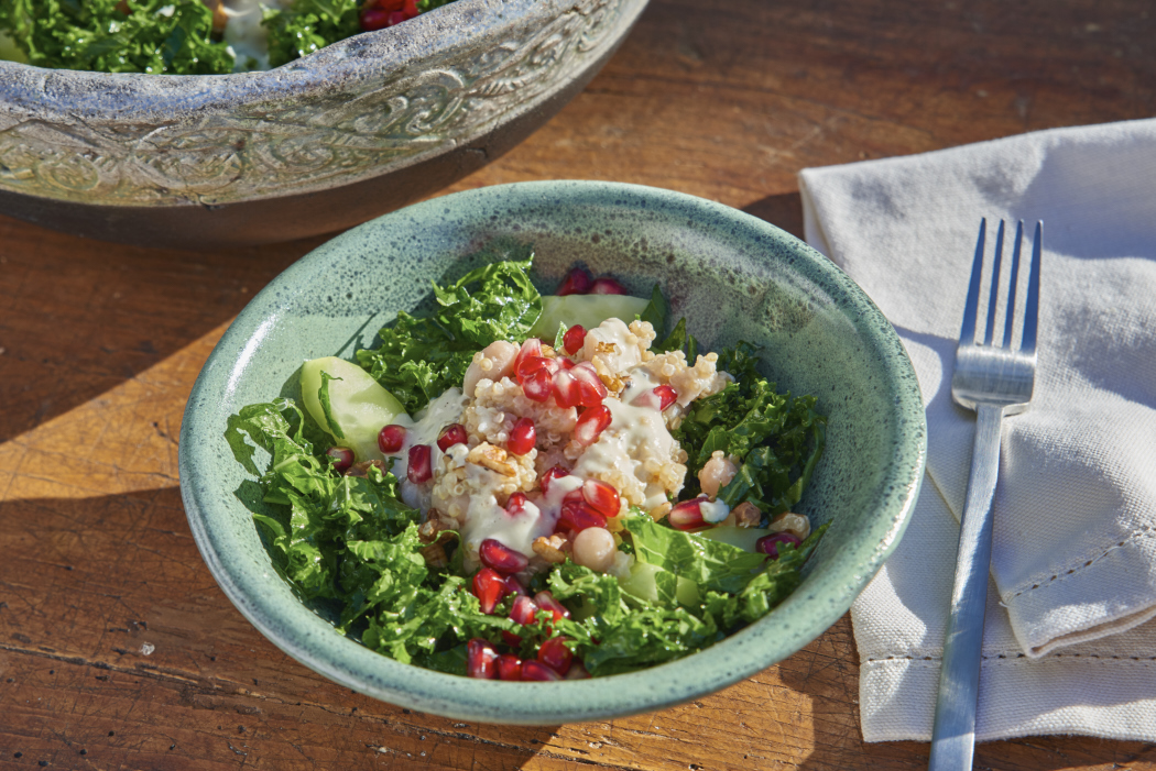 Superfoods-Salat mit Grünkohl, Quinoa und Granatapfel von eatsleepgreen zum #SuperfoodSamstag auf feiertäglich.de