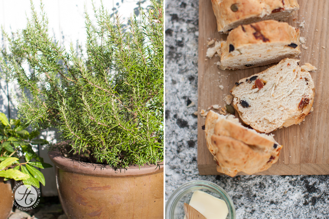 Mediterranes Rosmarin-Tomaten-Olivenbrot selbst gebacken: Rezept von feiertäglich.de #brot #ichbacksmir #rosmarin #weissbrot
