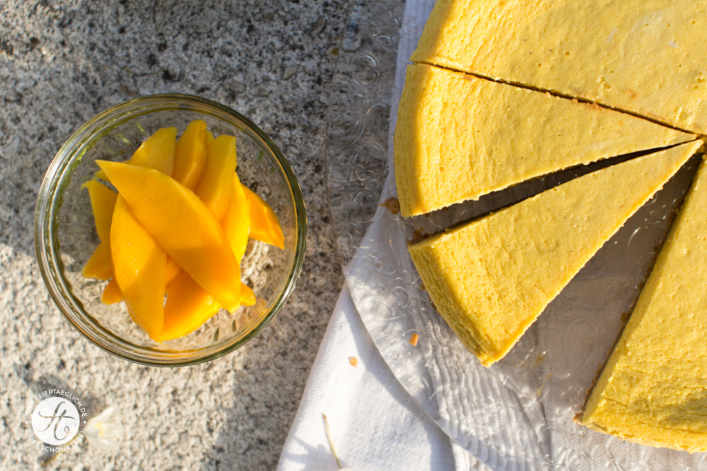 Mango Cheesecake mit knusprigem Boden