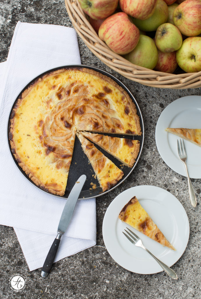 Apfeltarte mit Vanilleguß – ran an die neuen Äpfel! - feiertäglich foodblog