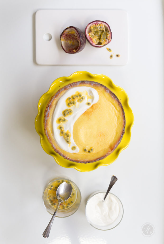 Maracuja-Joghurt-Tarte mit Knusperboden und griechischem Joghurt, ein zart fruchtiges Träumen, Passionfruit-yoghurt-Tarte