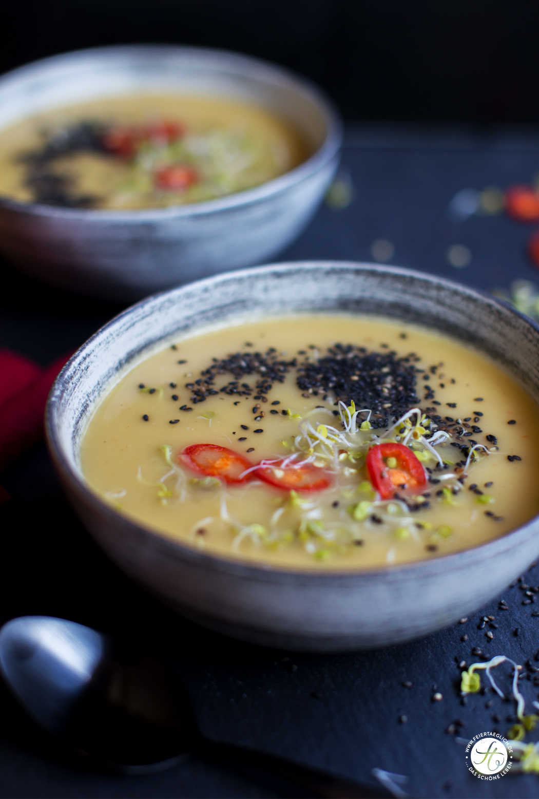 Asiatische Weisse Rübchen-Suppe mit Ingwer, Chili, Sprossen und schwarzem Besam, Rezept