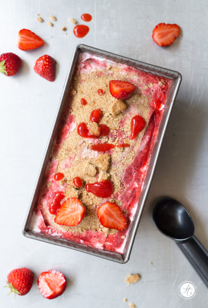 Erdbeer-Cheesecake-Eis &amp; ein paar Ideen für eine Sommer-Eis-Party ...