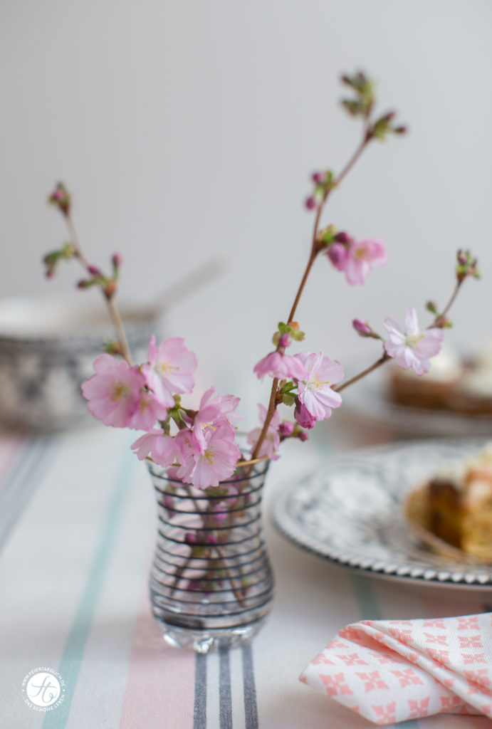 Kirschblüten: Frühlings-Tischdekoration