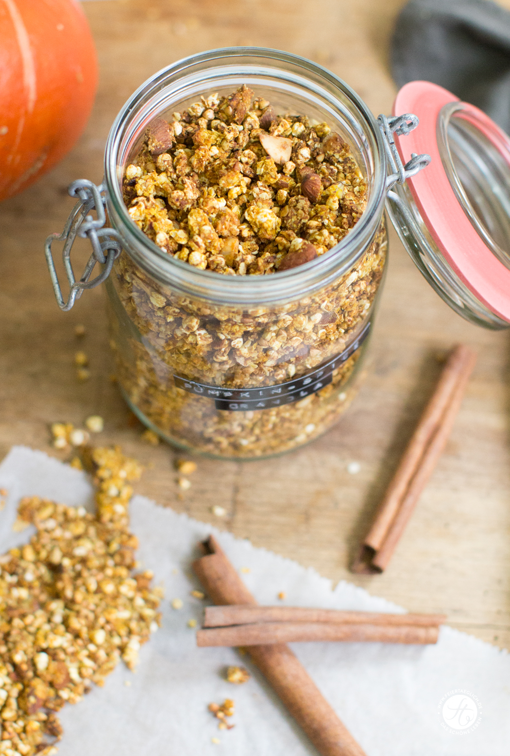Pumpkin-Spice-Granola, selbst gemachtes Knuspermüsli mit Kürbis, Rezept