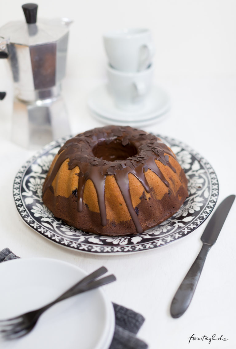 Saftiger Schwarzwälder-Kirsch Gugelhupf - feiertäglich foodblog