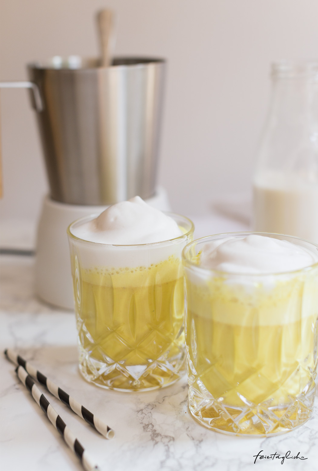 Goldene Milch – (Iced)-Kurkuma-Latte, Rezept für selbst gemachte KurkumaPaste
