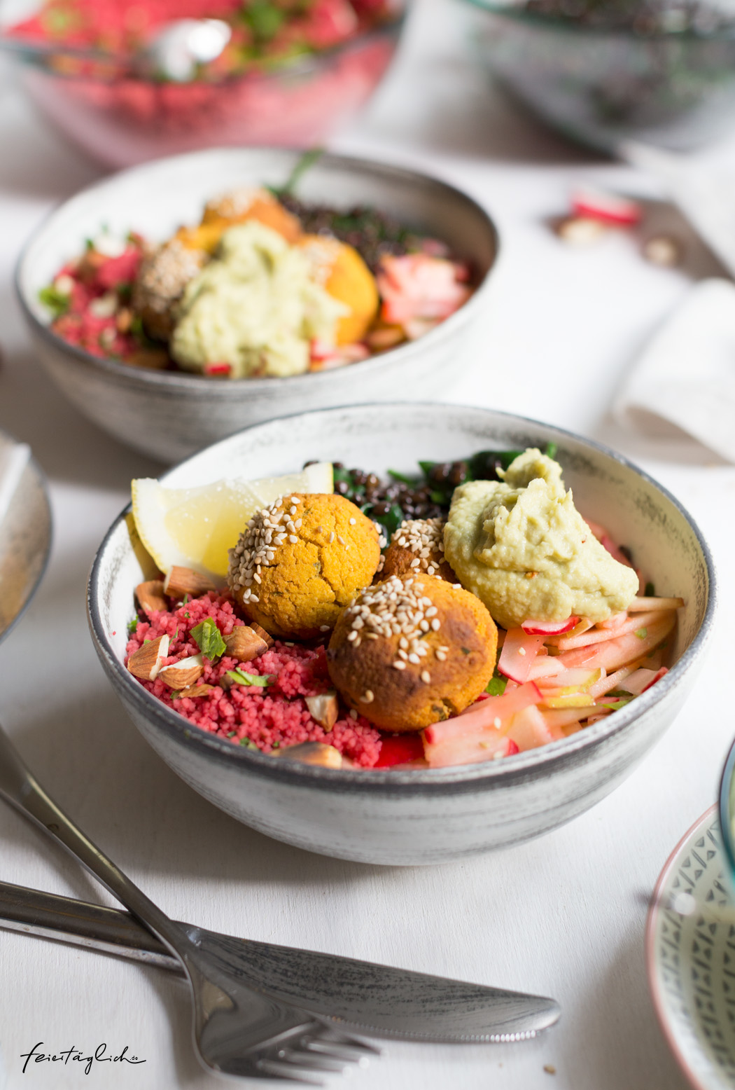 Gut, gesund, glücklich Essen – 4 Kochbuchtips (1 davon zu gewinnen) und Rezept für eine Rainbow-Buddha-Bowl