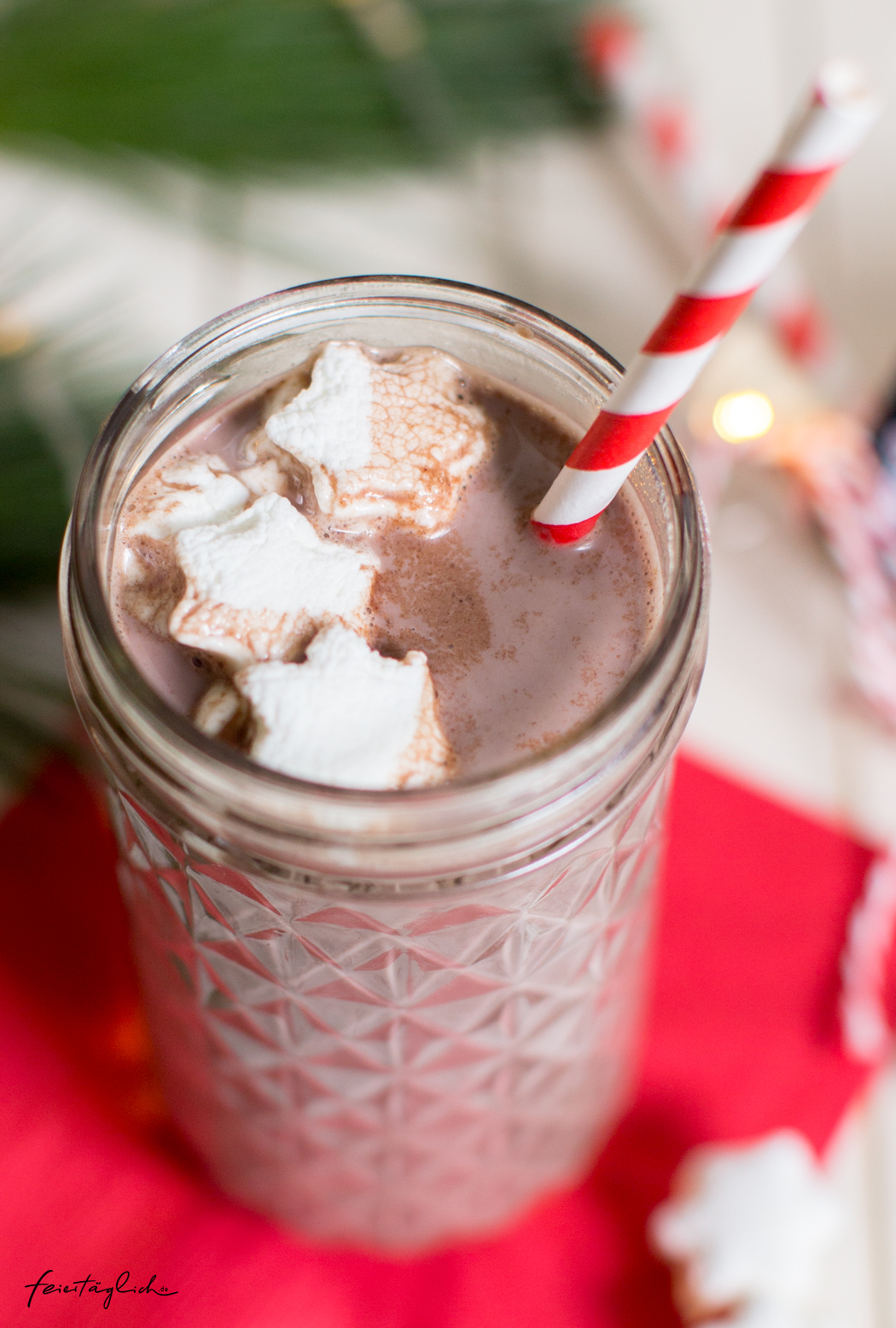 Geschenke aus der Küche: Heiße Weihnachts-Schokolade mit Marshmallow-Sternchen & Free-printable-Labels zum Ausdrucken