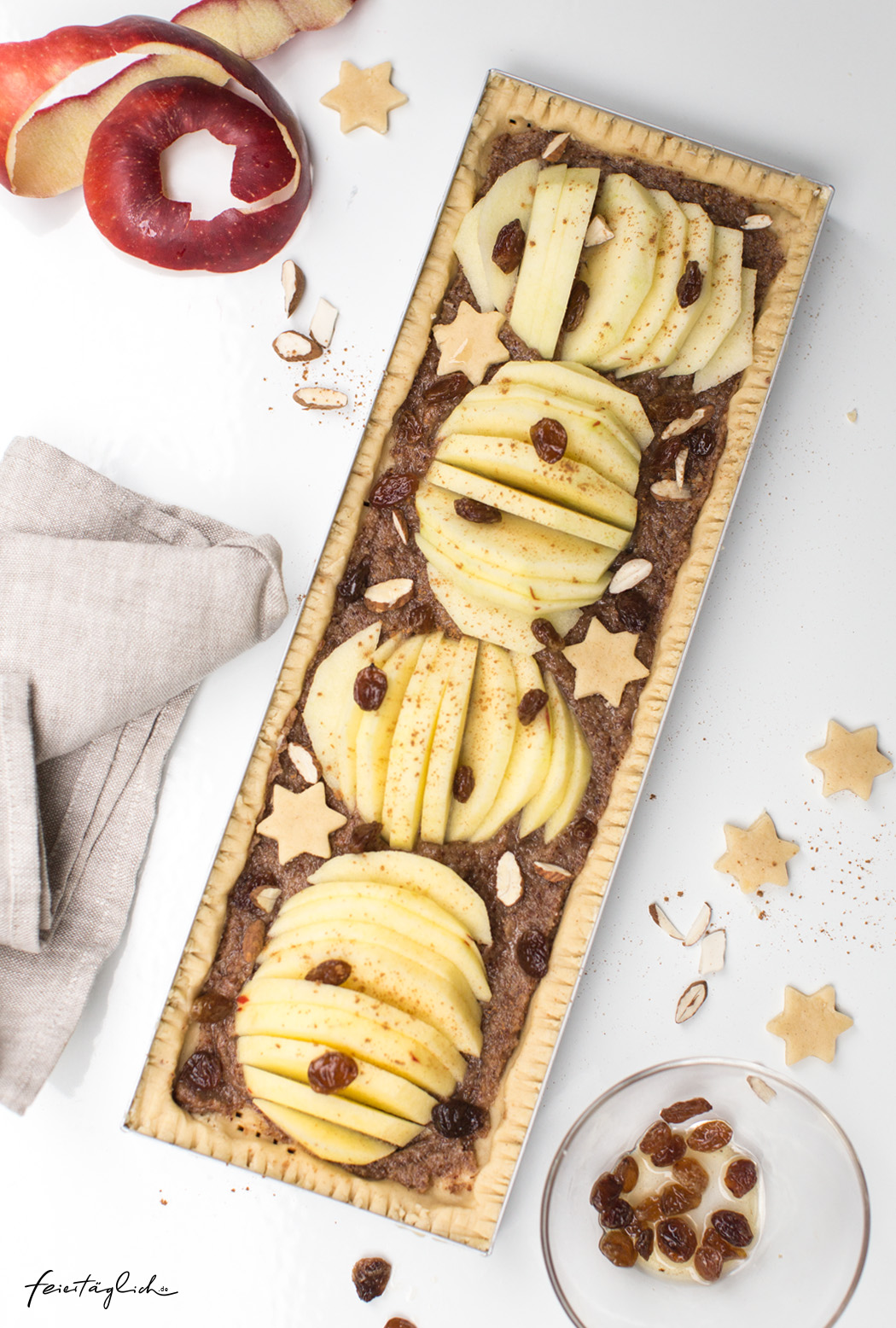 Bratapfel-Tarte mit Mandelcreme & Rumrosinen, Lieblingsrezept für die Adventszeit