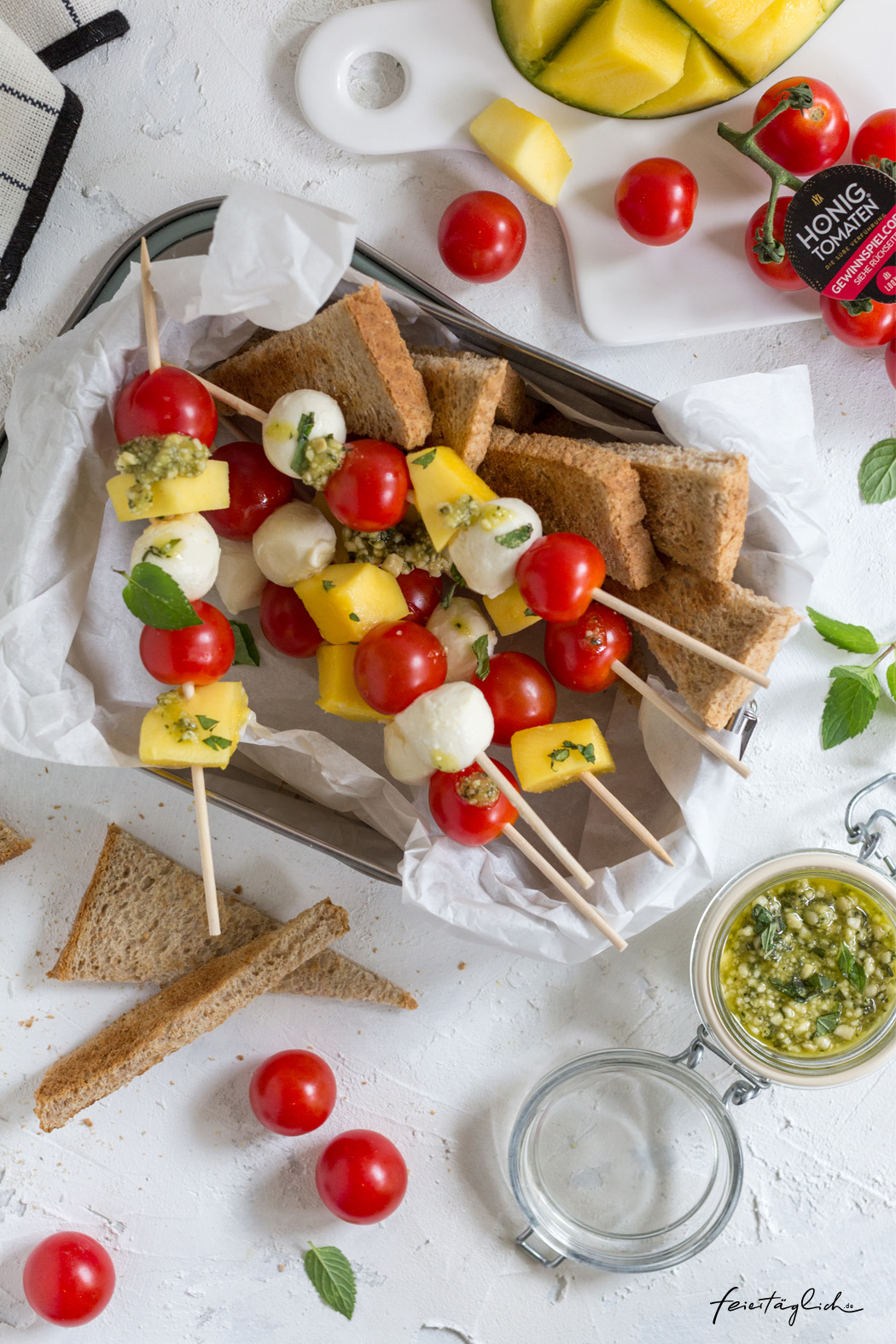 Tomaten-Mango-Mozzarella-Spieße mit Cashew-Minz-Pesto: Brotdose mal ...