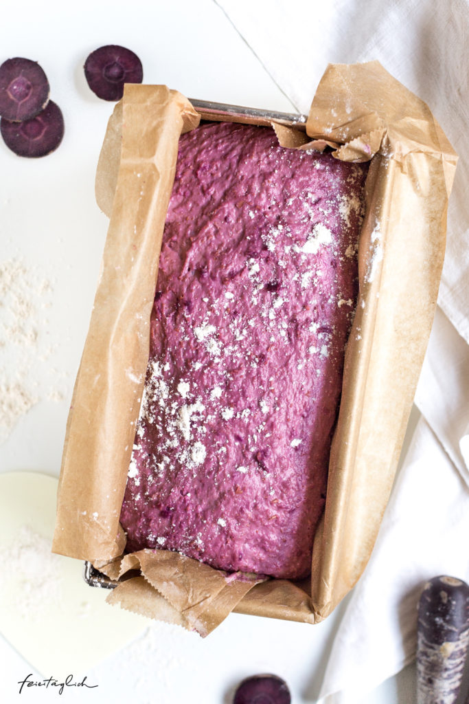 Lila Dinkel-Toastbrot mit Sauerteig und violetten Karotten – Rezept
