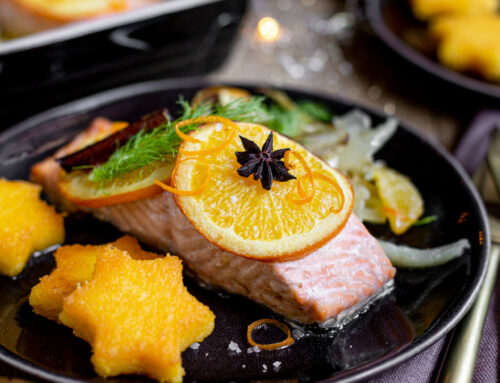 Orangen-Lachs mit Gewürzbutter und Fenchel aus dem Ofen, dazu Polenta Sterne