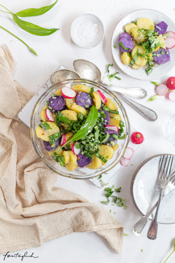 Allerliebster Kartoffelsalat mit Bärlauch - feiertäglich foodblog