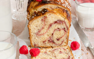 Rezept Himbeer-Creamcheese-Babka: fluffiger Hefezopf mit Himbeer-Cheesecake-Swirl