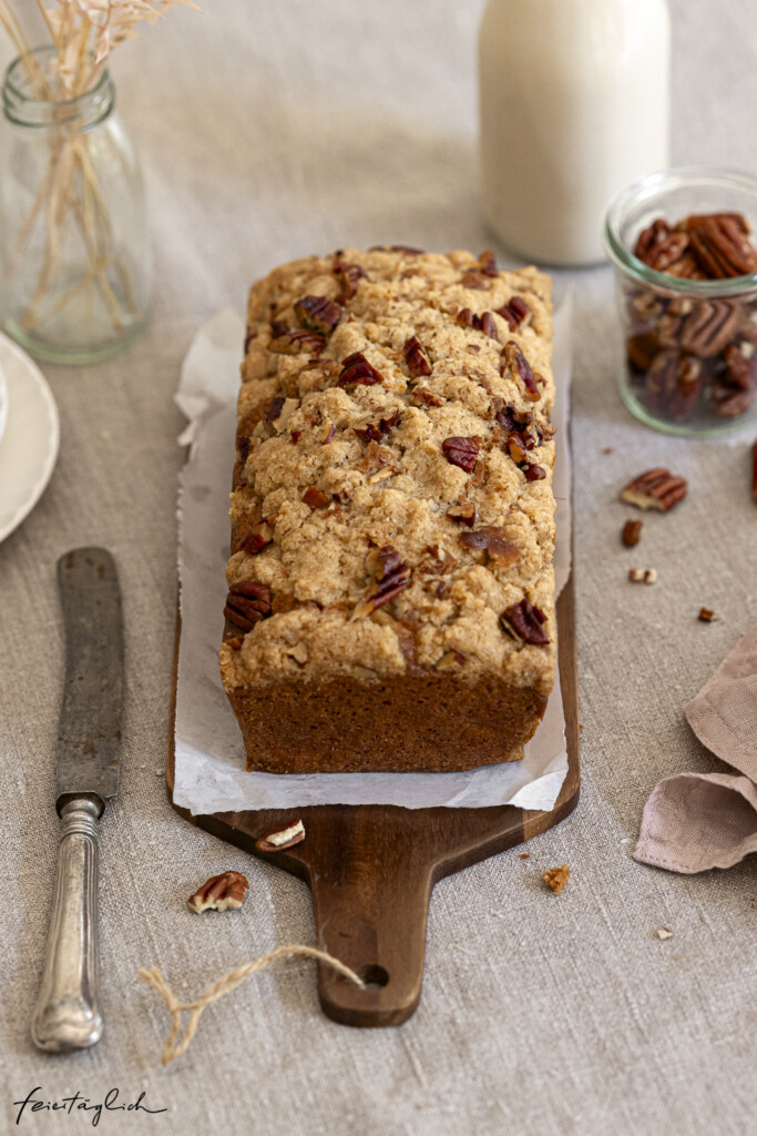 Zimtiger Apfelkastenkuchen mit Streuseln und Pekannüssen – Applebread mit Pekan-Streuseln