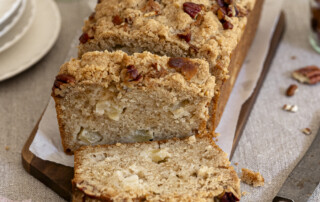 Zimtiger Apfelkastenkuchen mit Streuseln und Pekannüssen – Applebread mit Pekan-Streuseln