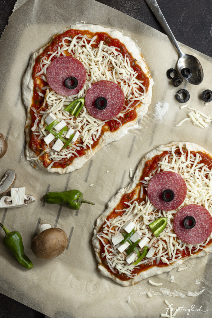 Rezept Halloween Pizza Totenköpfe – Pizza Skulls