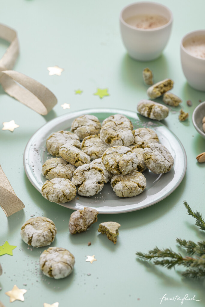 Rezept für himmlische Pistazien Crinkle Cookies – Weihnachtsbäckerei