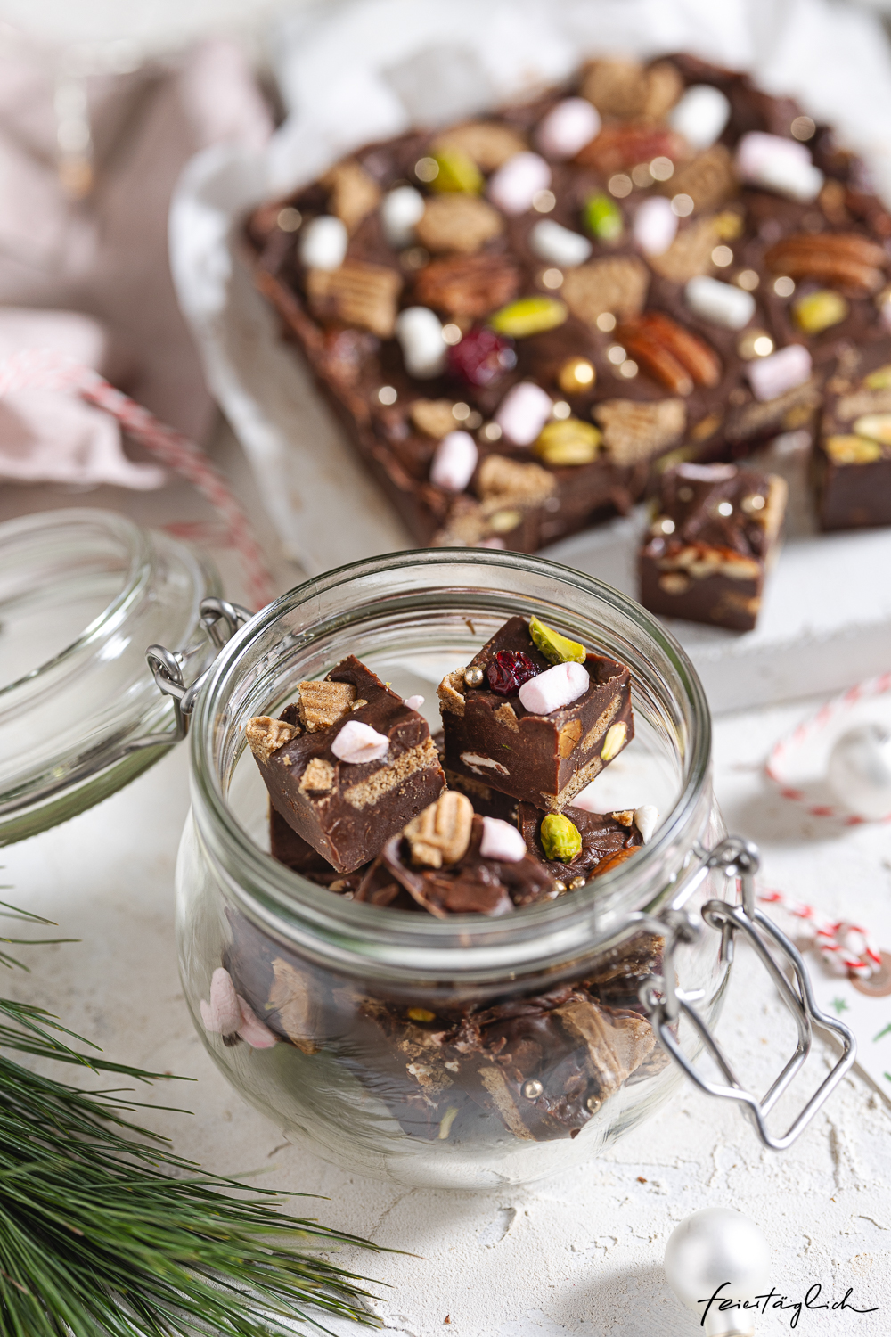 Weihnachts-Fudge – so schnelle und einfach. Perfektes Last Minute Geschenk aus der Küche